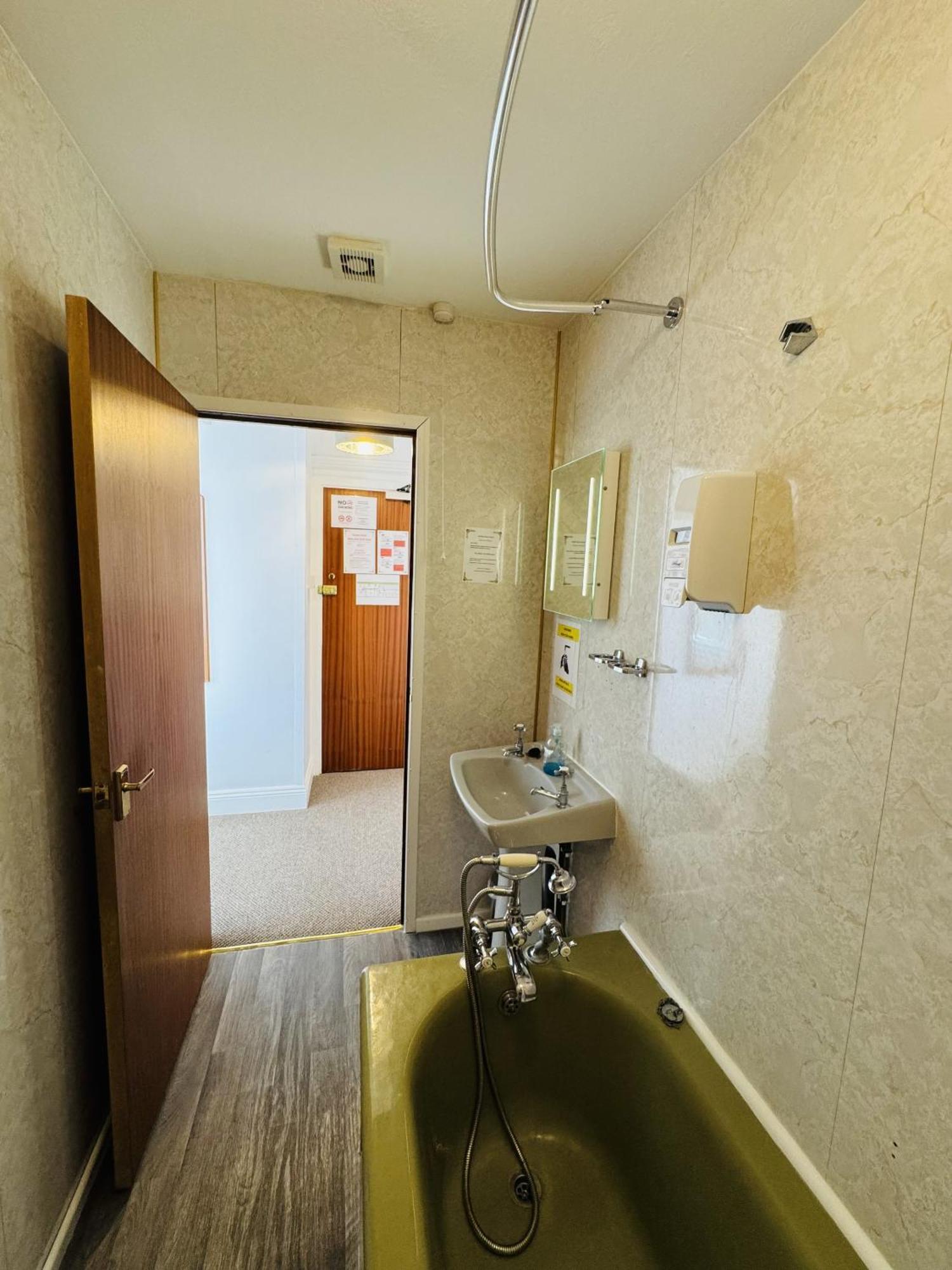 Carlton Court Hotel WTA Eastbourne Zimmer foto
