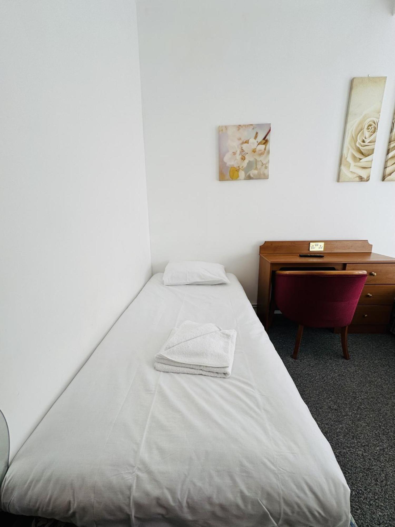 Carlton Court Hotel WTA Eastbourne Zimmer foto