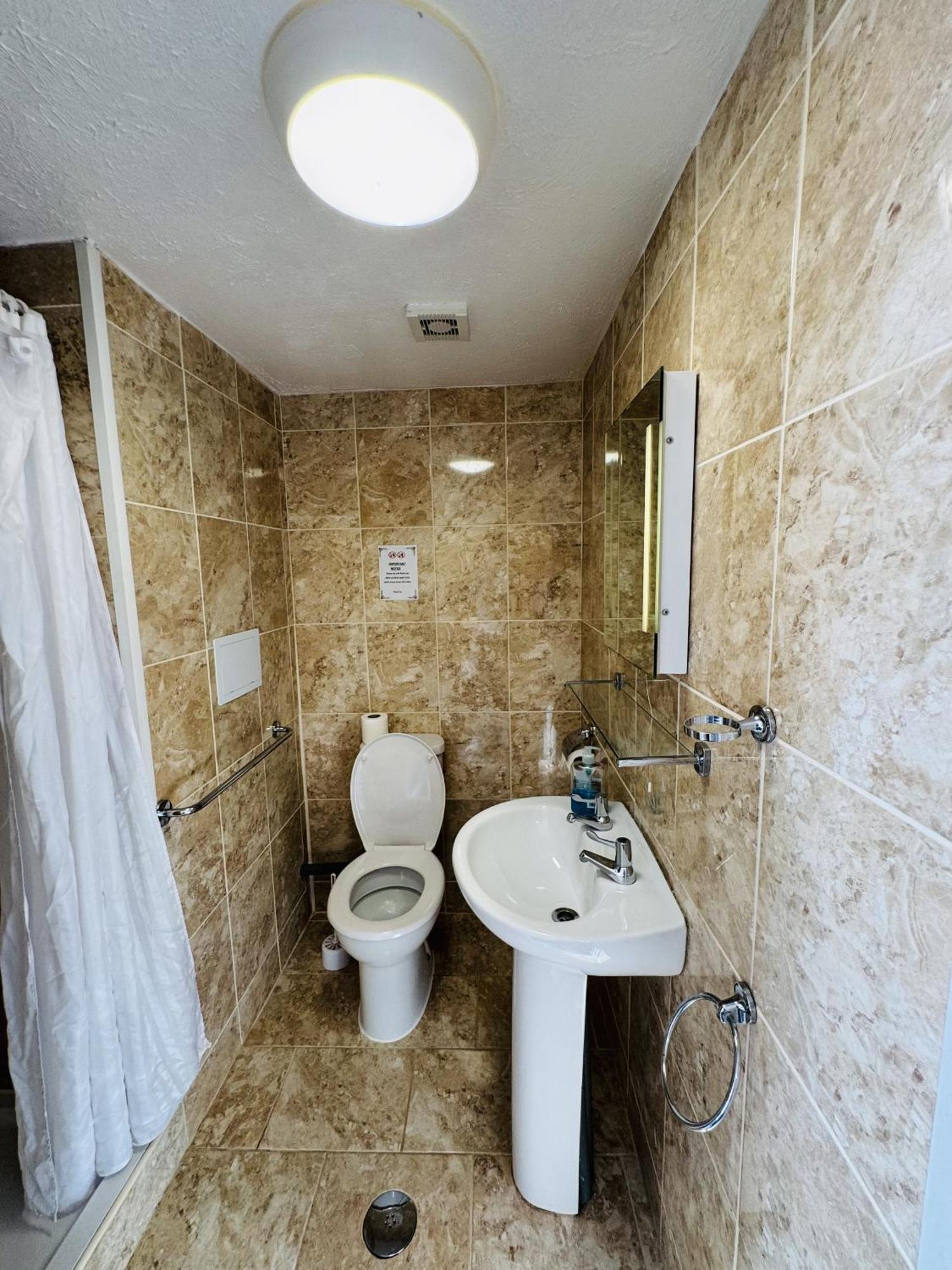 Carlton Court Hotel WTA Eastbourne Zimmer foto