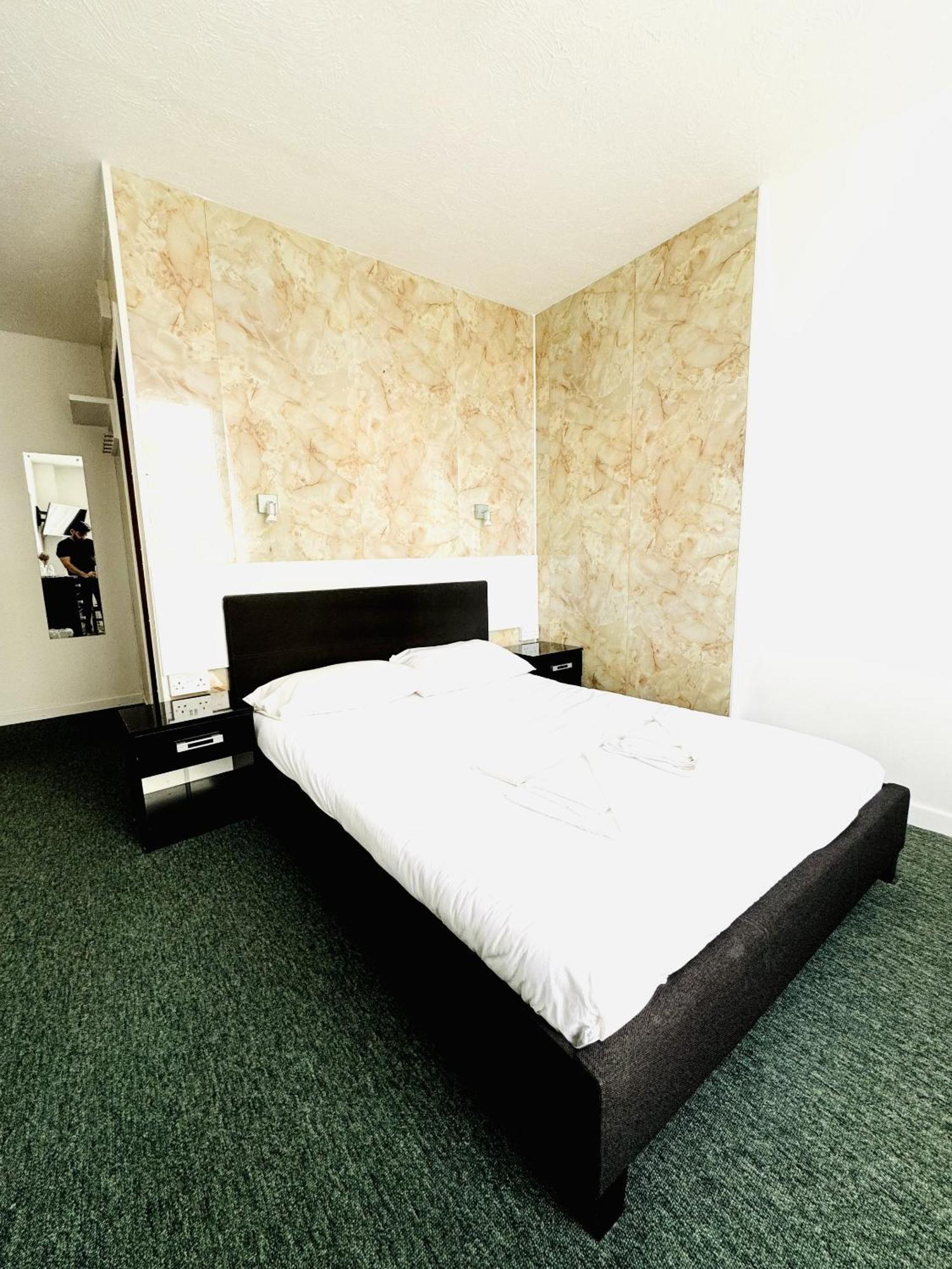 Carlton Court Hotel WTA Eastbourne Zimmer foto